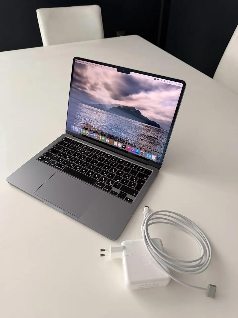 MacBook Air M2 2022, Space Gray
