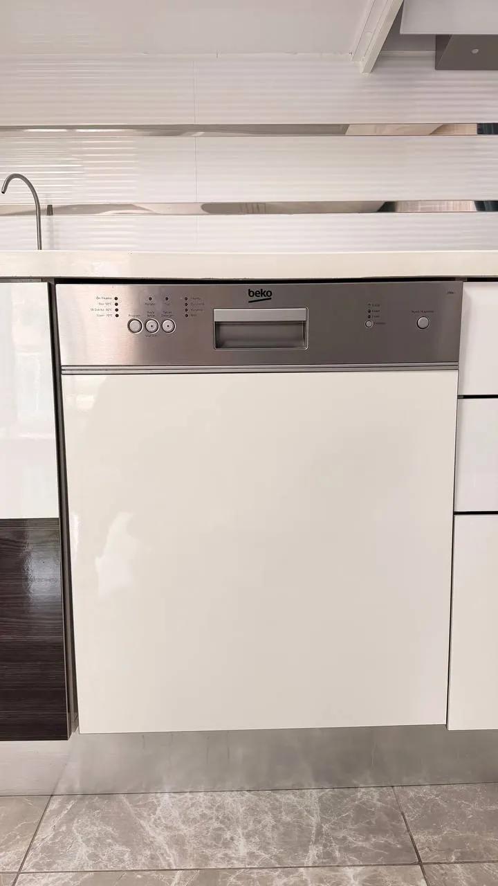 Посудомоечная машина Beko в рабочем состоянии