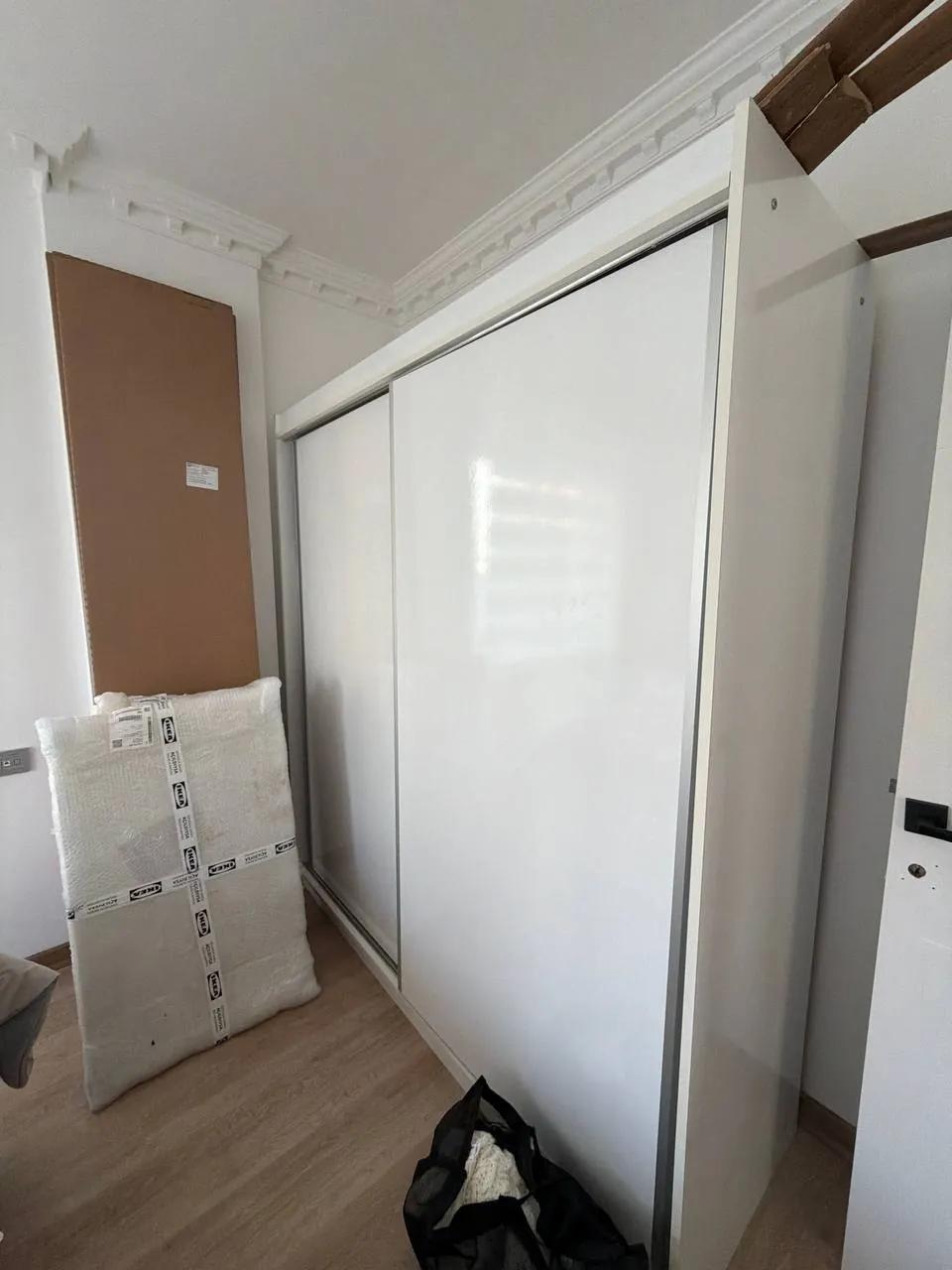 Шкаф-купе 180×60×200 см, отдаётся бесплатно