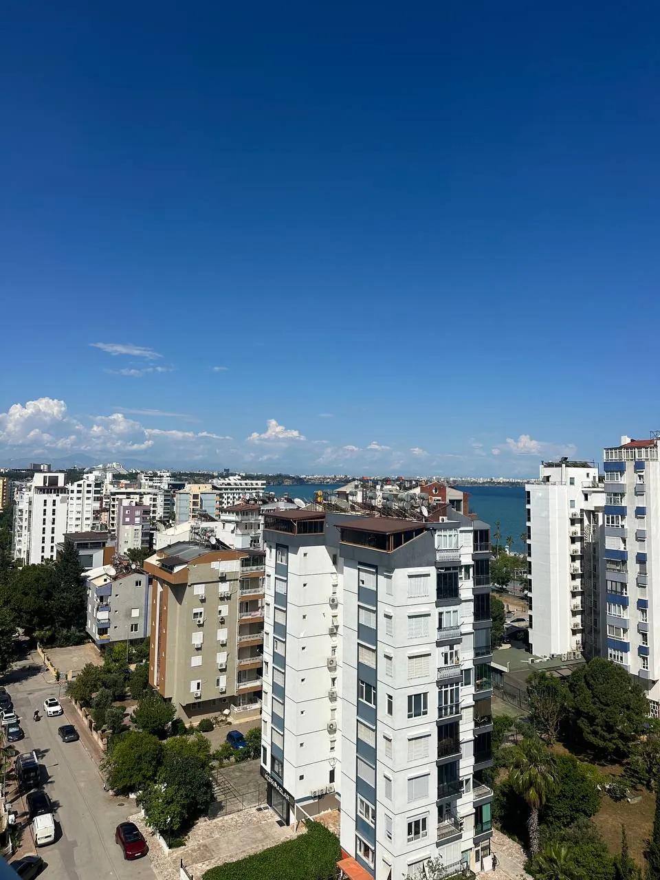 Квартира 3+1 160 м² с видом на море в Коньяалты