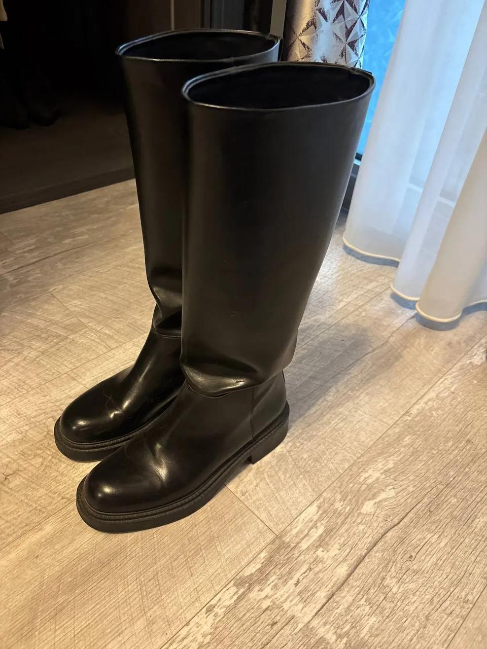 Кожаные сапоги Zara размер 40