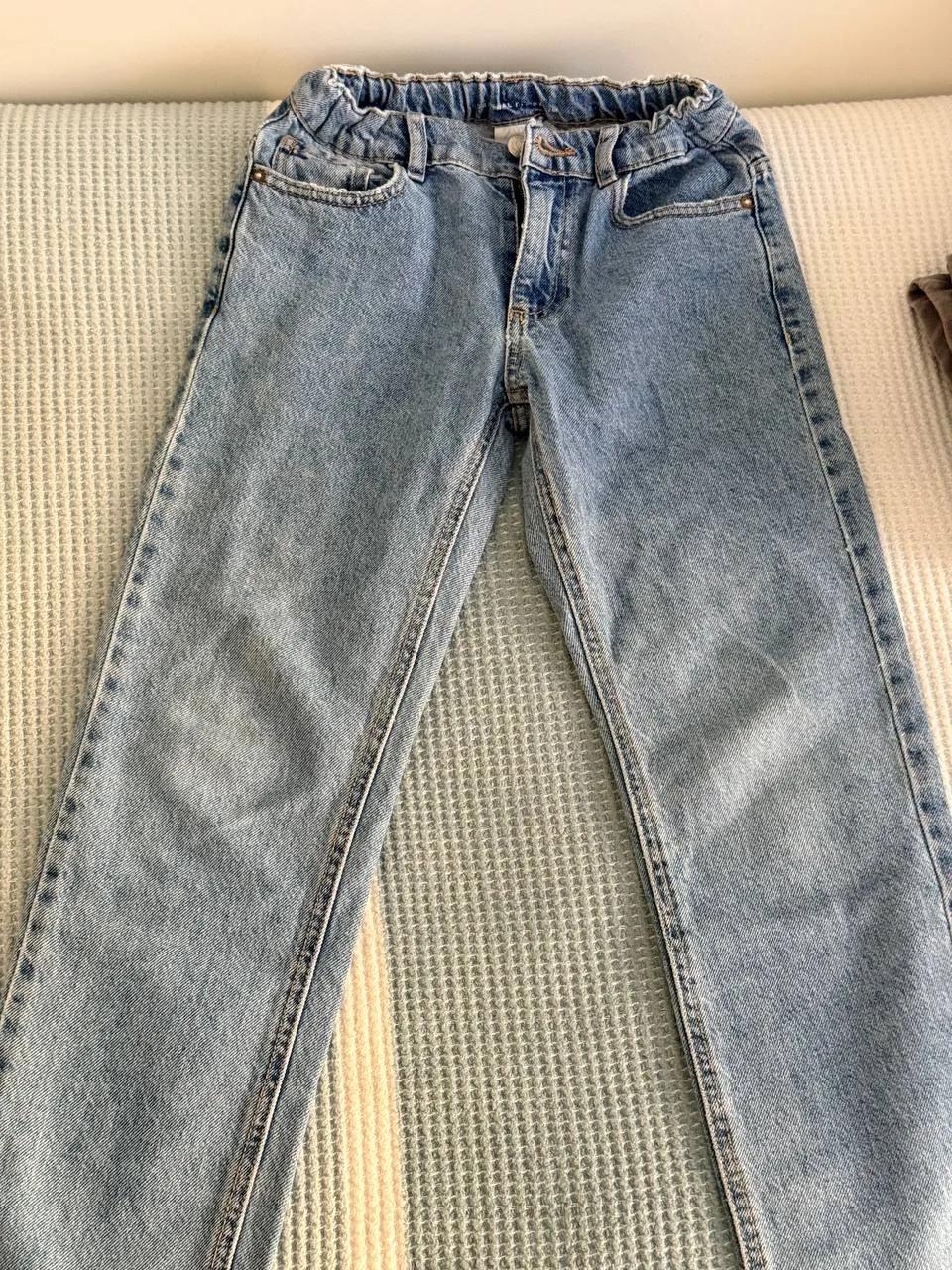 Джинсы Zara для мальчика на рост 140 см