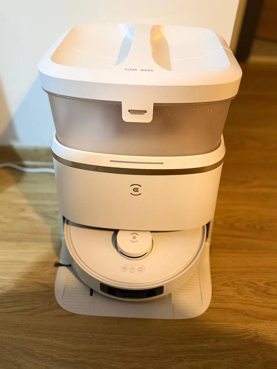 Робот-пылесос Ecovacs Deebot T30 почти новый