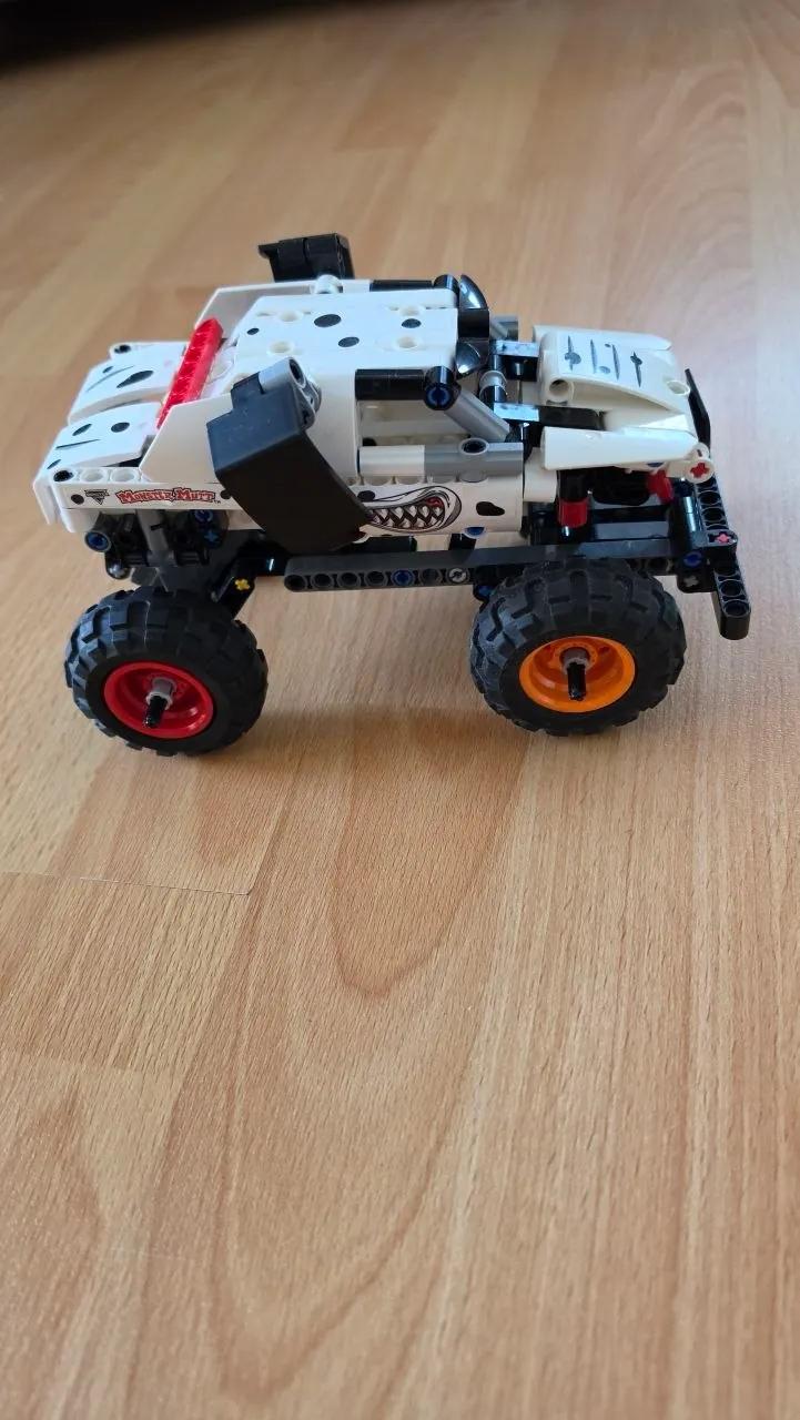 Конструктор Lego с машинкой для ребёнка