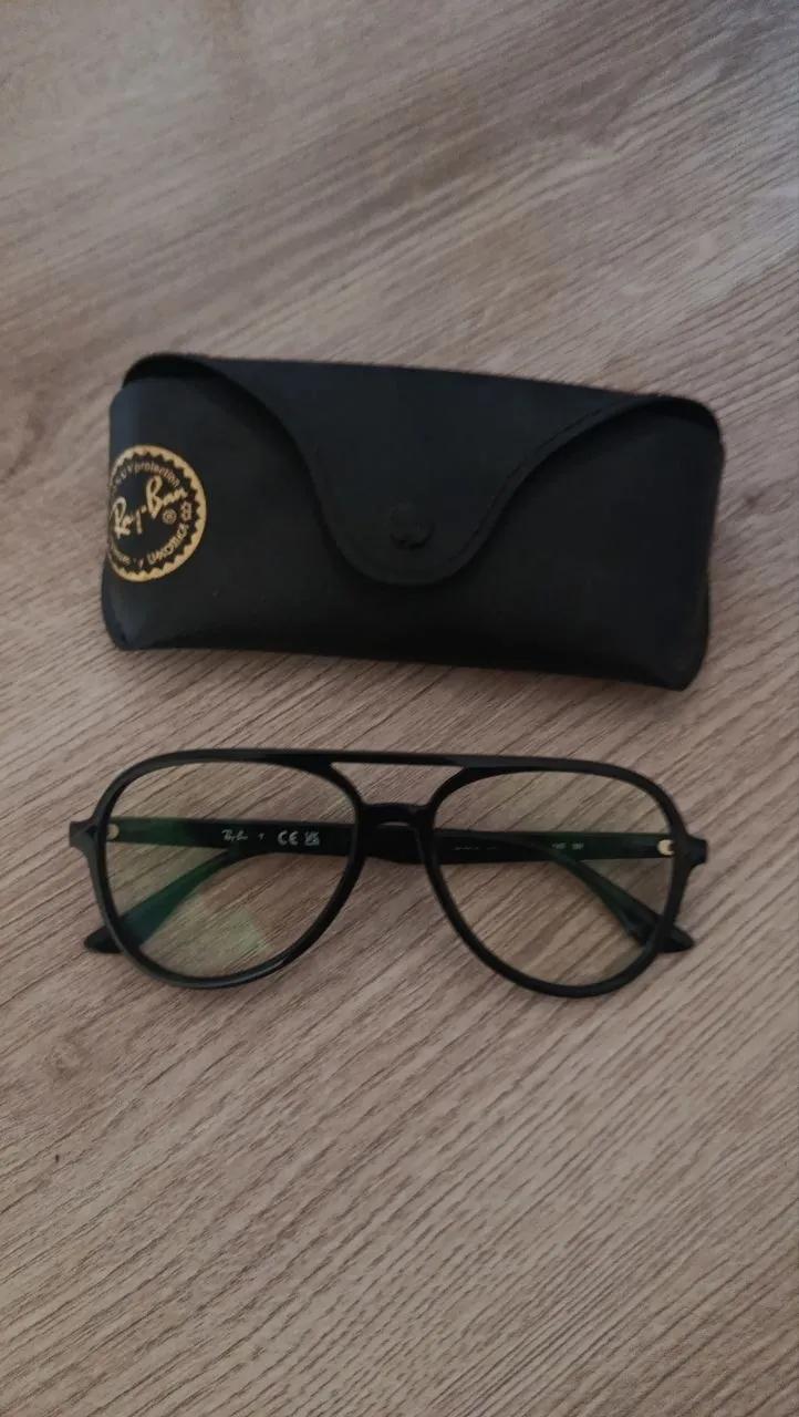 Солнцезащитные очки Ray-Ban с запасным стеклом