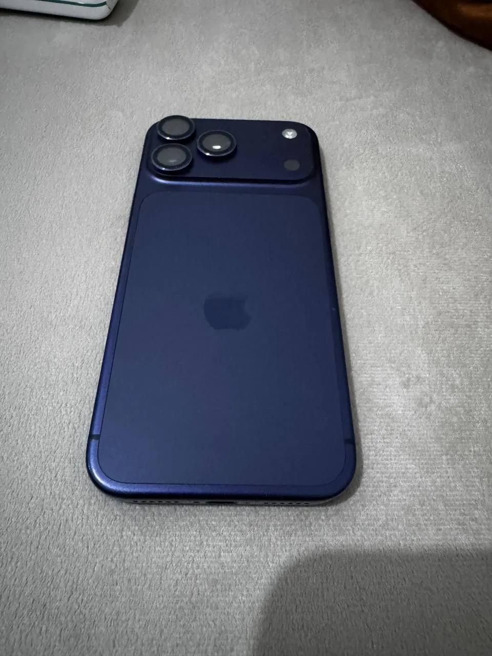 IPhone 17 Pro Max 256 ГБ без царапин