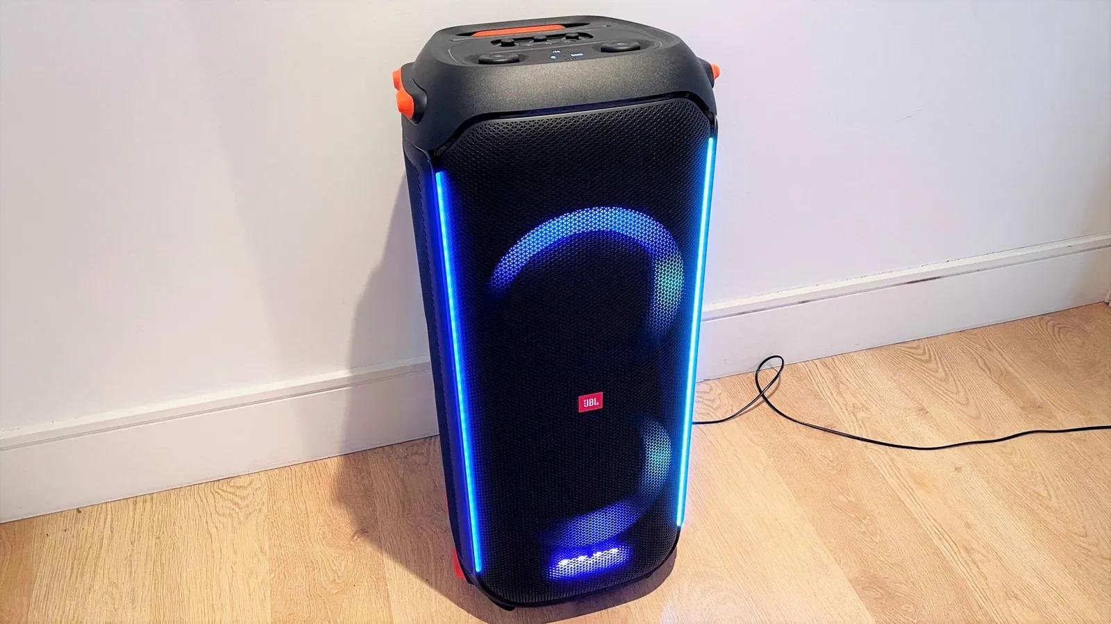 Колонка JBL Partybox 710 в Стамбуле