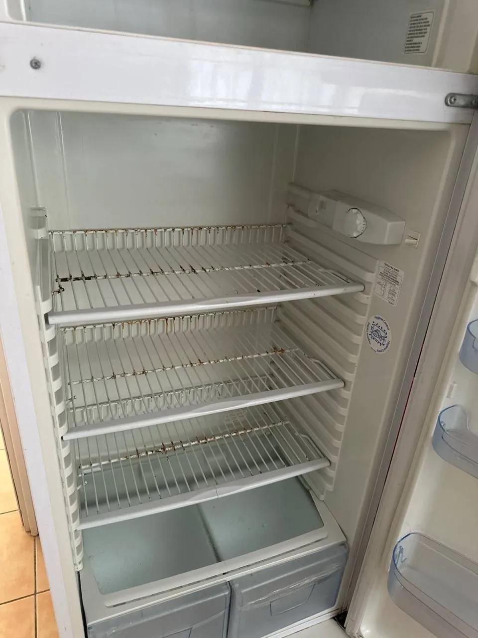 Холодильник Indesit в рабочем состоянии, Махмутлар