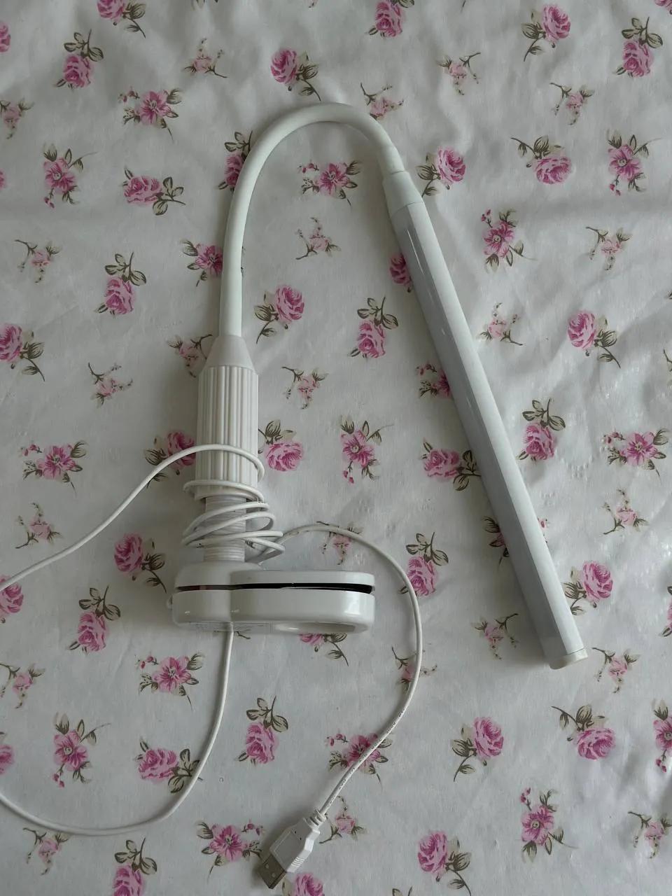 Настольная лампа с USB-питанием в Енигюне