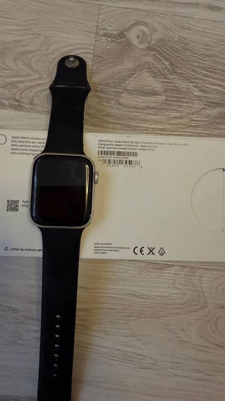 Apple Watch SE 2 44 мм б/у, полный комплект