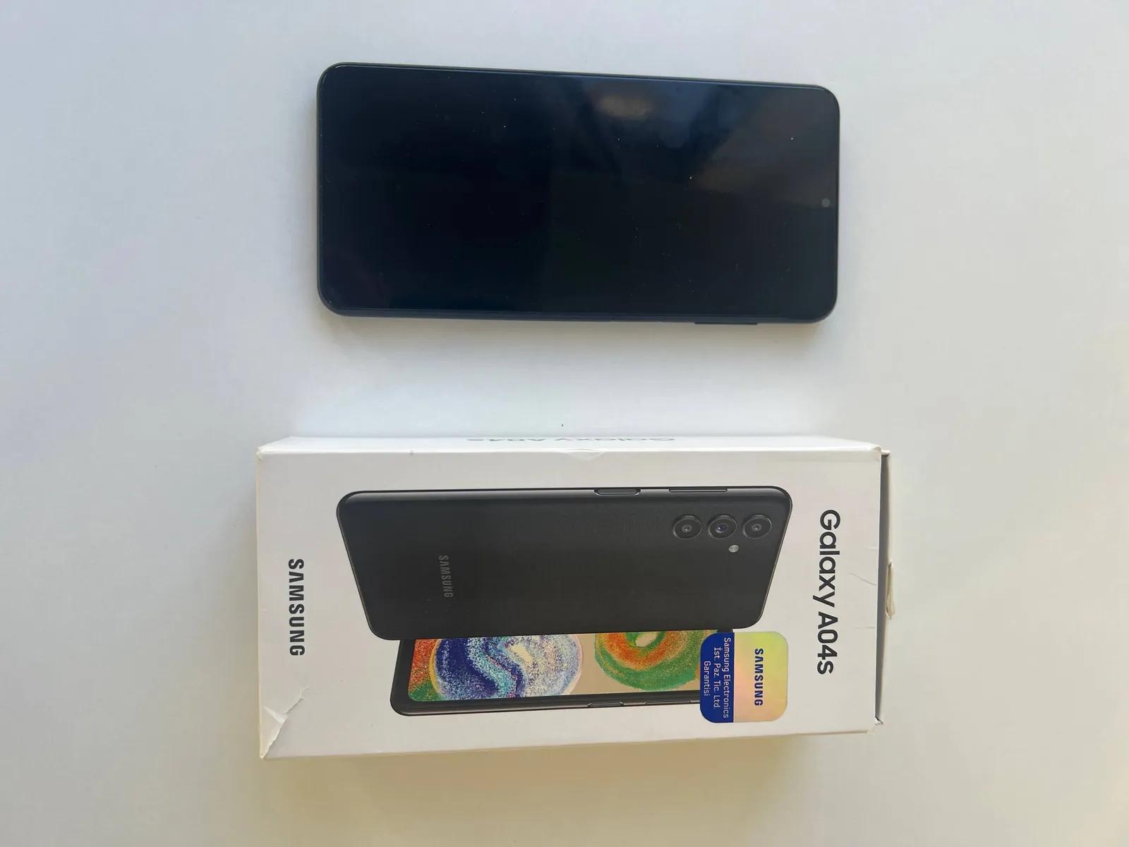 Смартфон Samsung Galaxy A04s