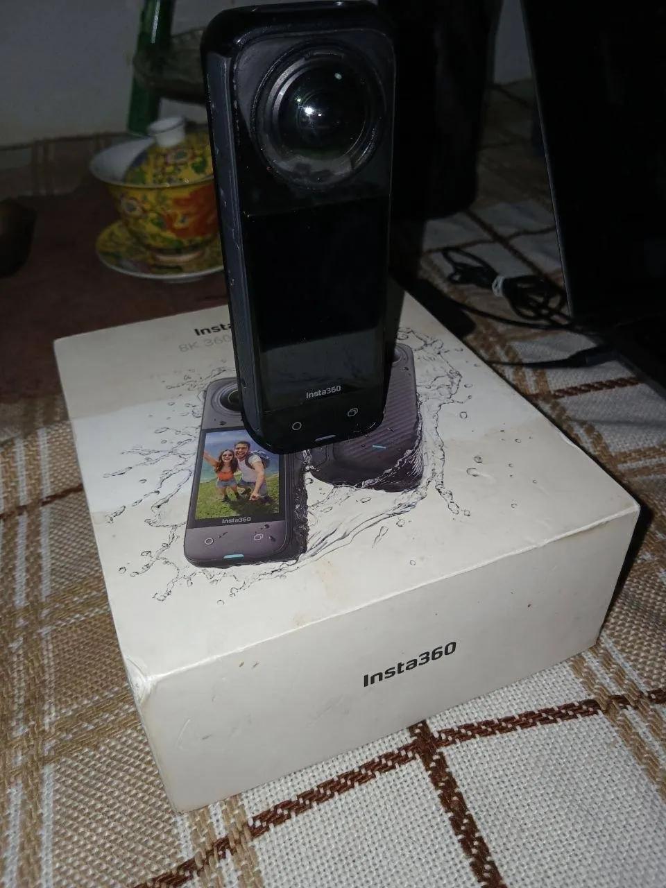 Экшн-камера Insta360 X4 с полным комплектом