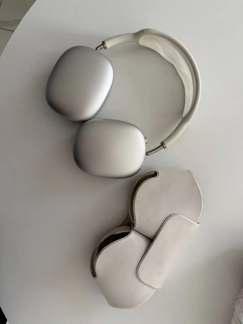 Наушники AirPods Max первой серии