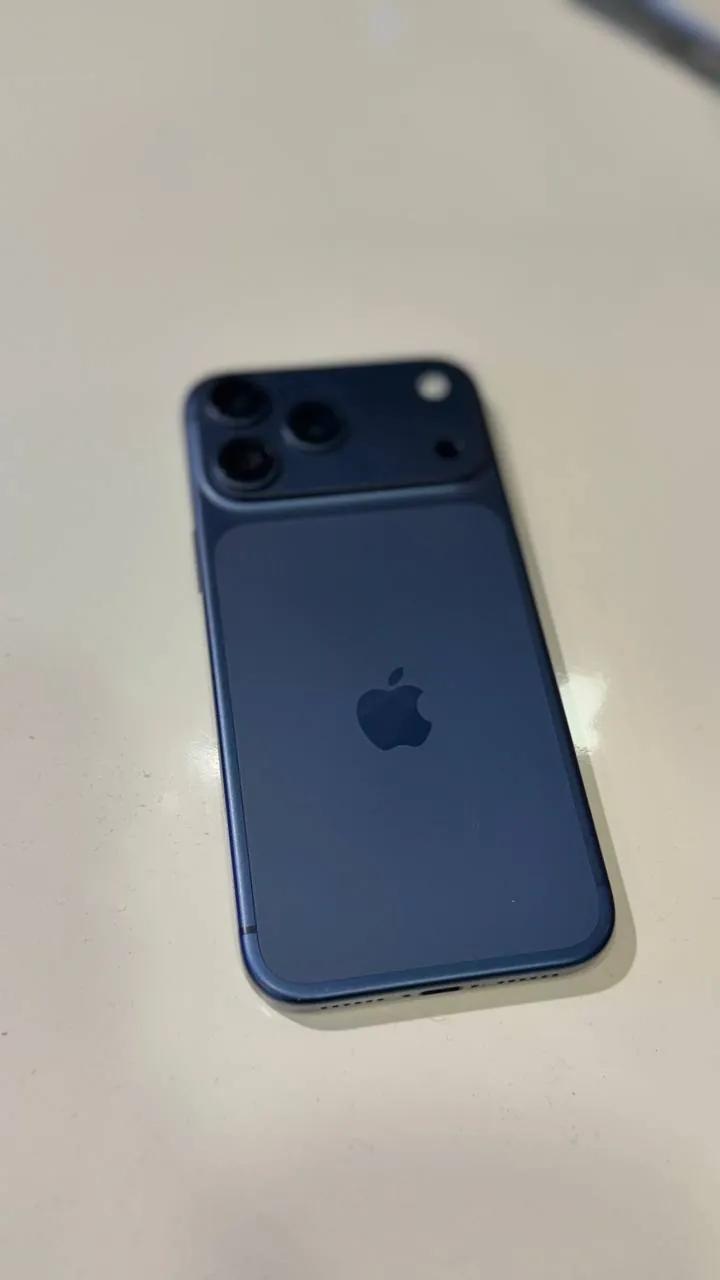 Тёмно-синий iPhone 17 Pro Max 256GB с батареей 100%