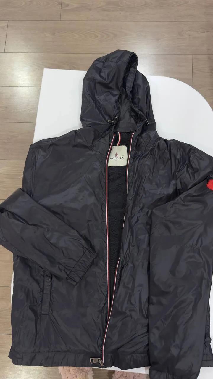 Лёгкая мужская ветровка Moncler