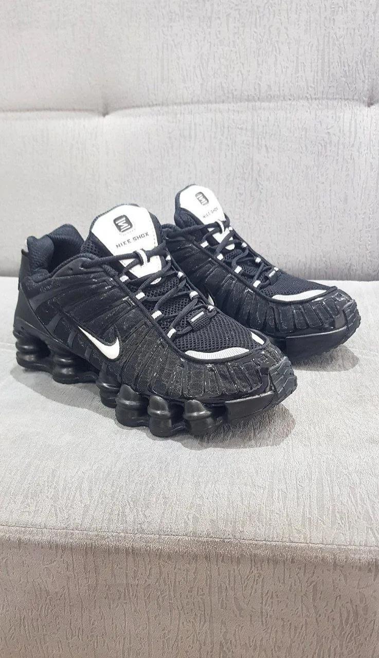 Кроссовки Nike Shox чёрно-белые размер 44