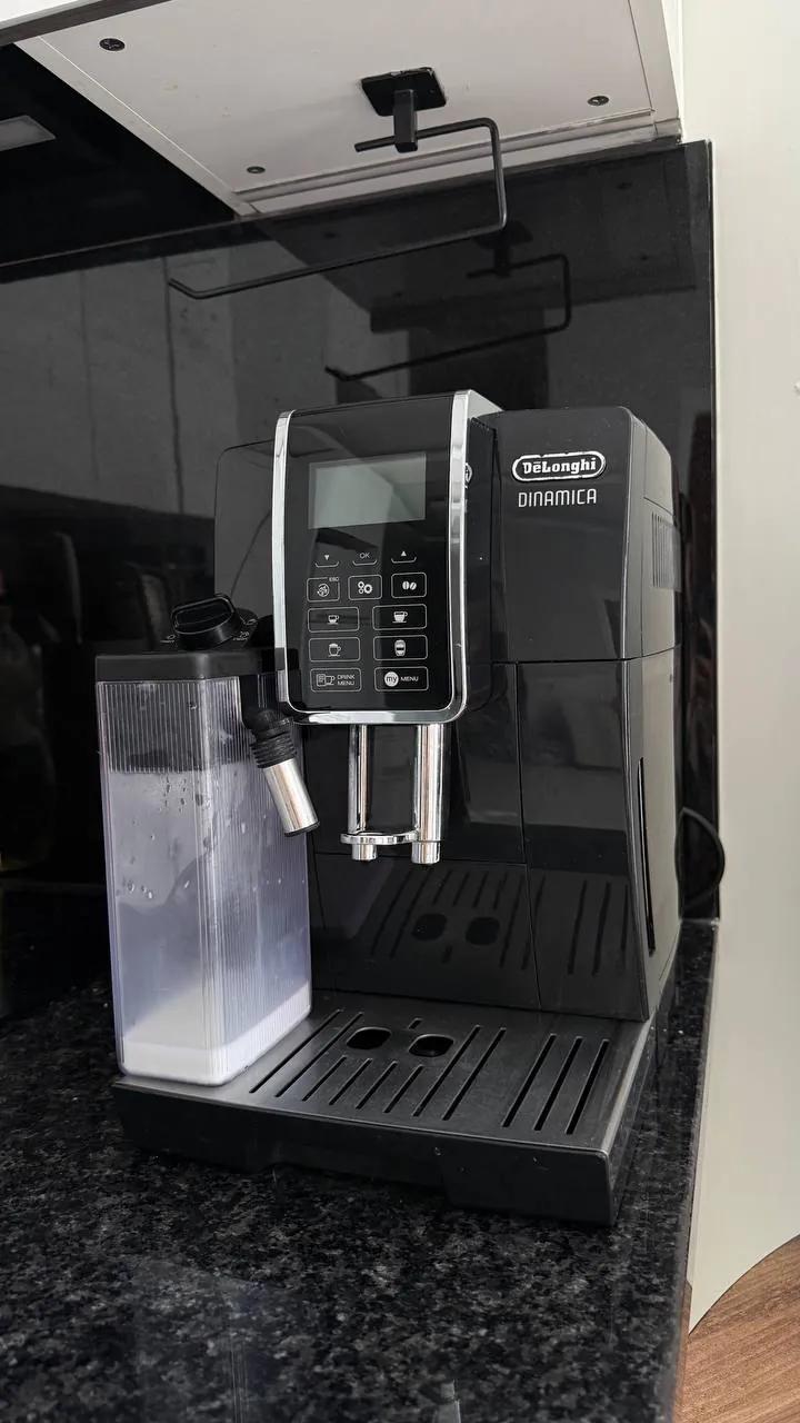 Кофемашина DeLonghi Dinamica
