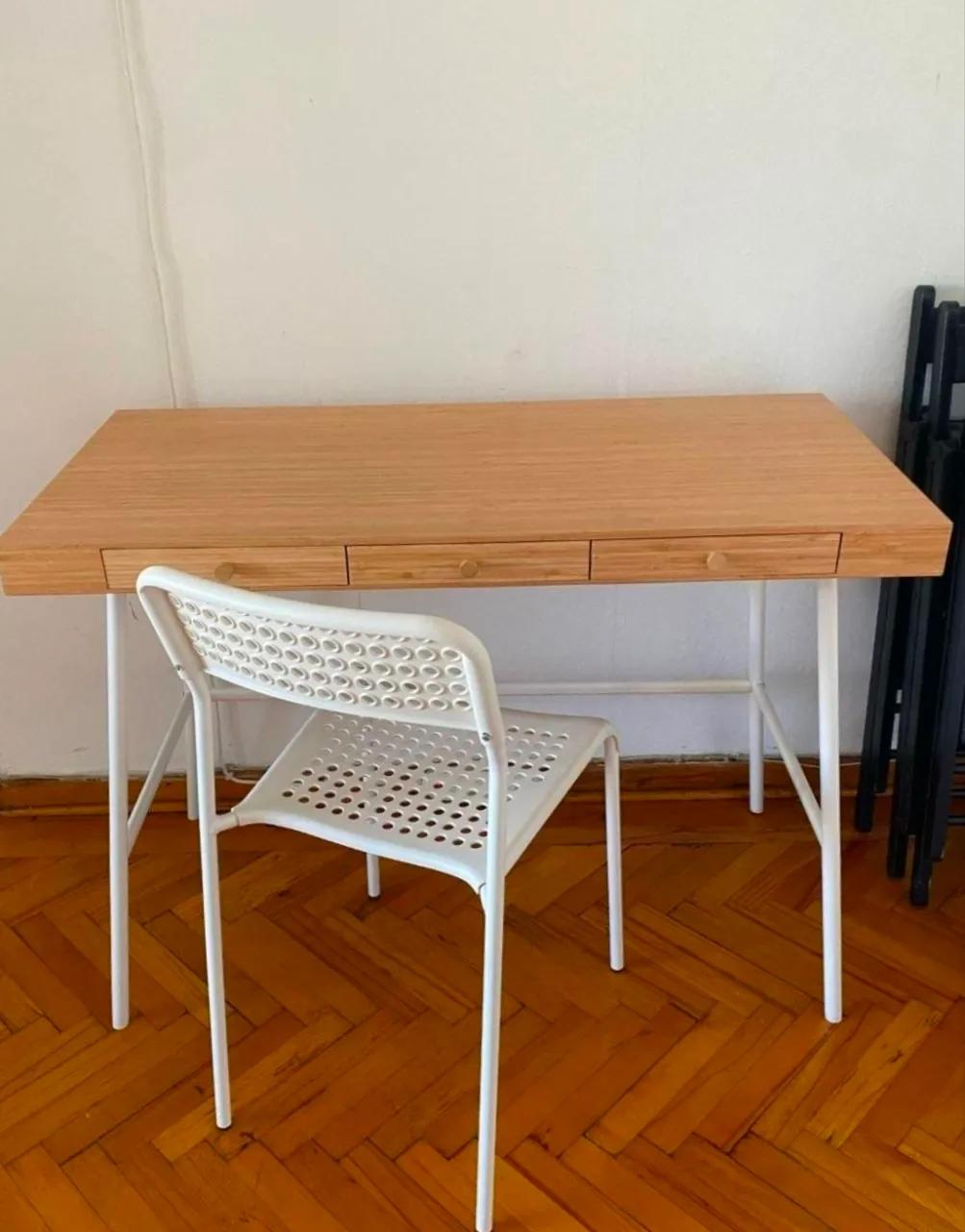 Стол IKEA в отличном состоянии