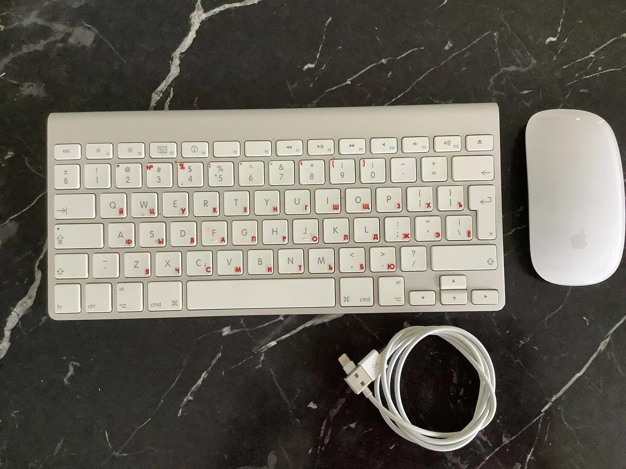 Компьютерная мышь и клавиатура Apple