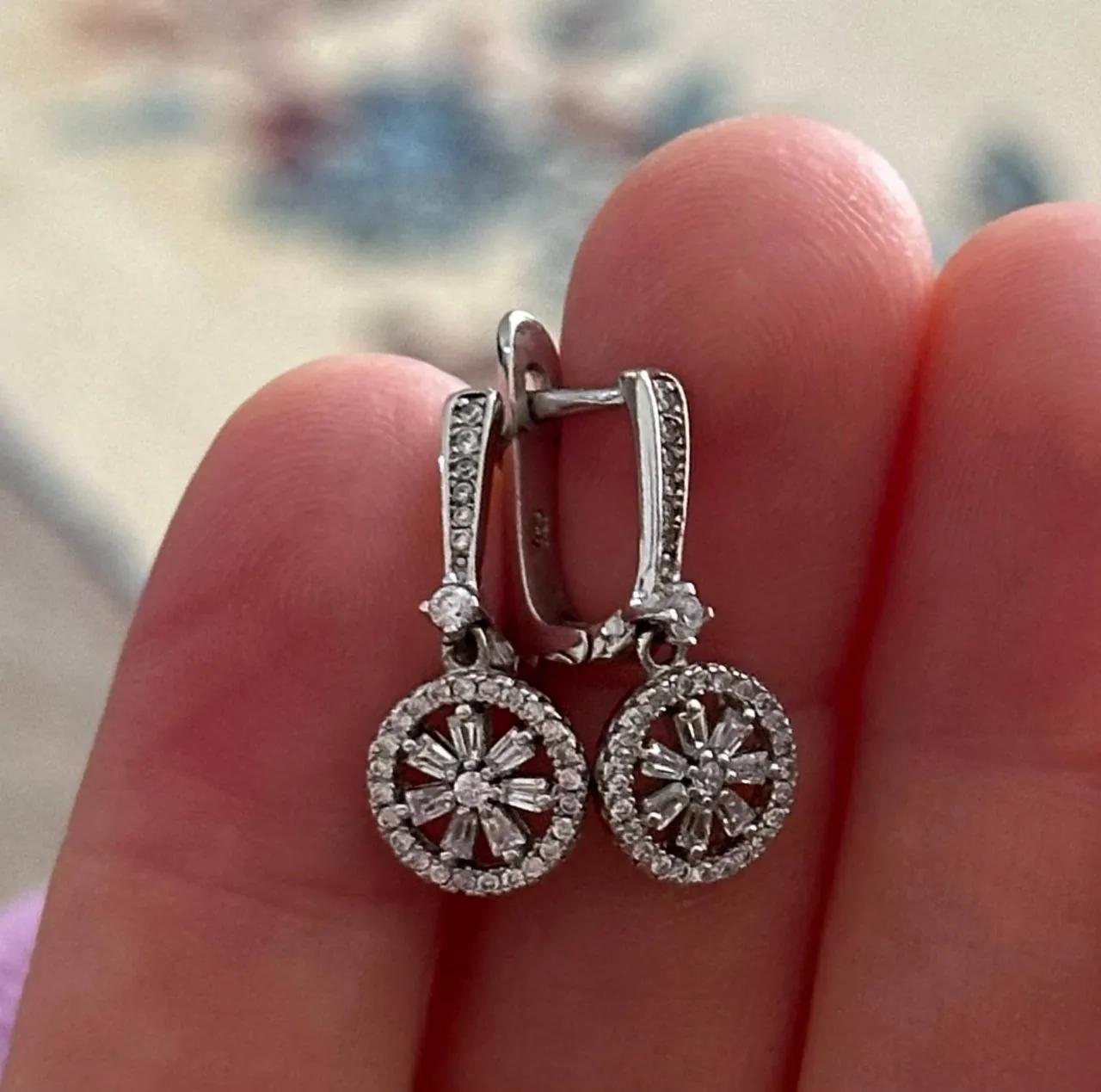 Серебряные кольца и серьги