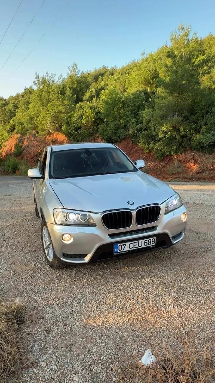 BMW X3 2011 года с заменённым капотом