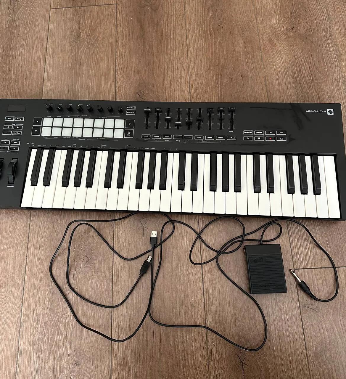 MIDI-клавиатура Novation Launchkey 49 MK3