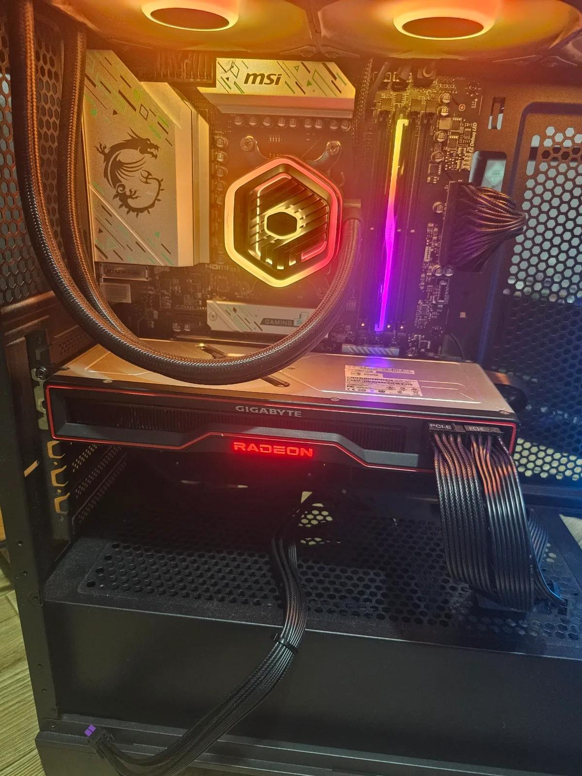 Видеокарта RX 6800 16 ГБ рабочая