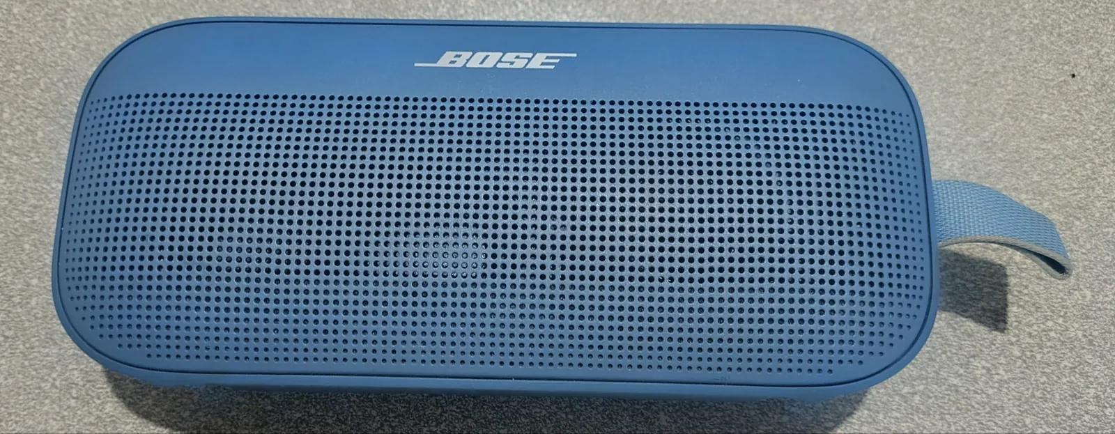 Портативная колонка Bose SoundLink Flex 2