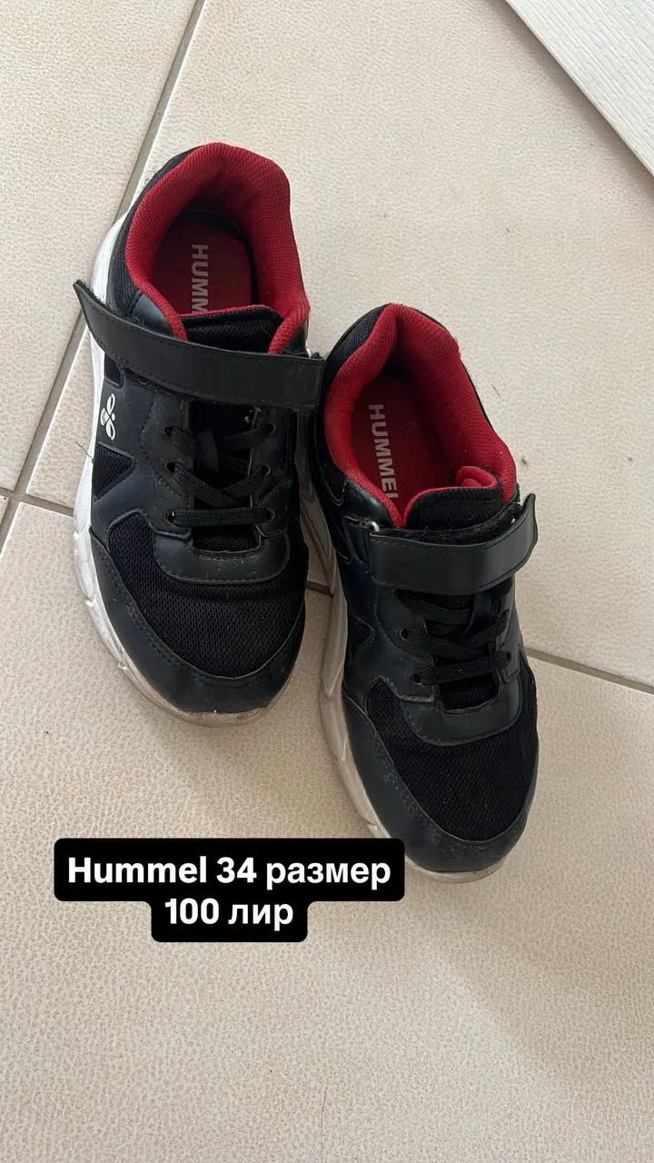 Детская обувь для мальчика и девочки в районе Хурма