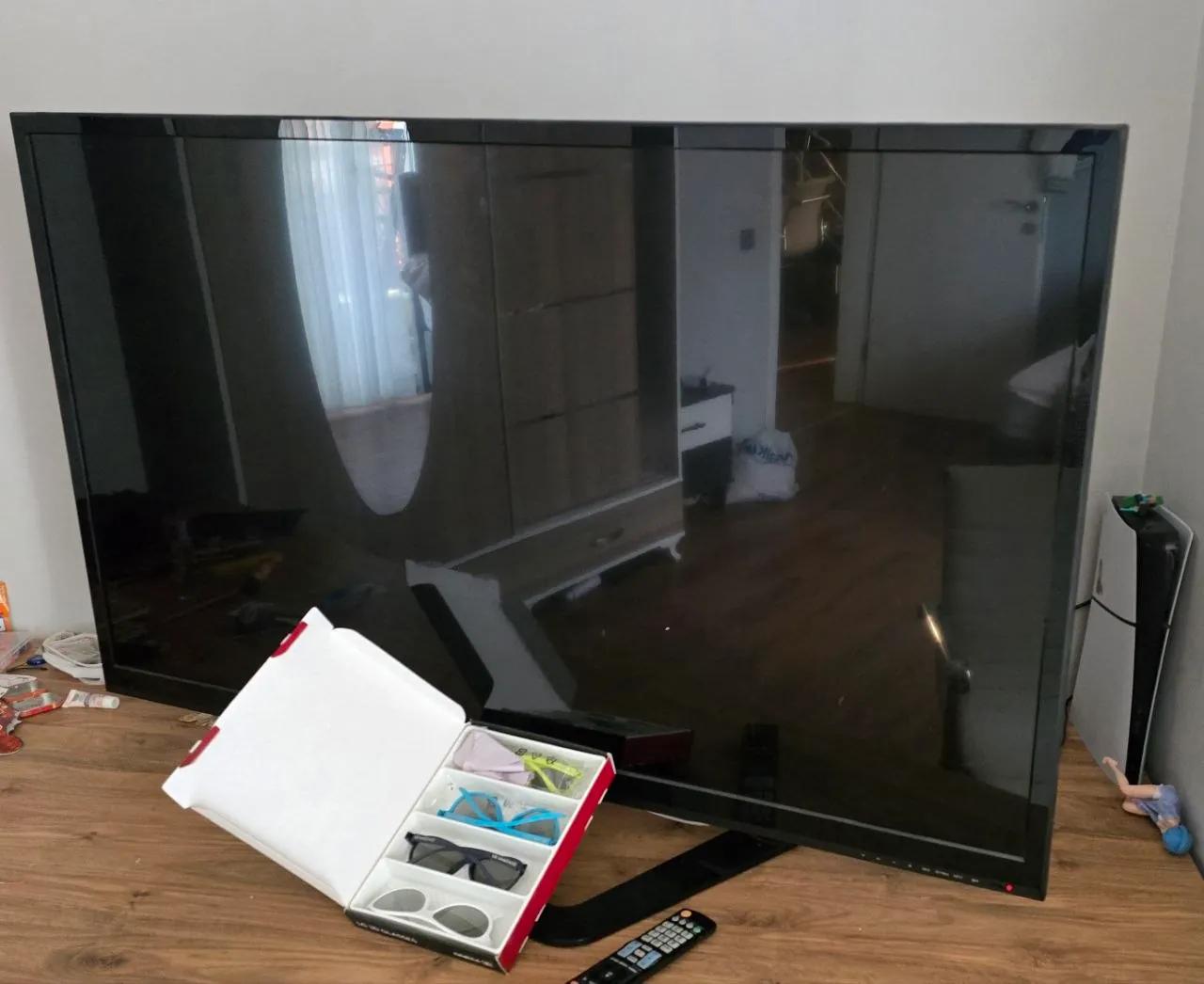 Телевизор LG 55 дюймов с 3D-очками