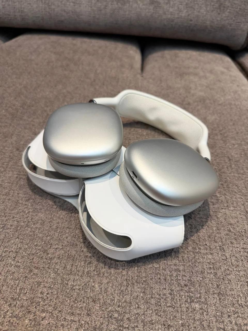 Apple AirPods Max первого поколения