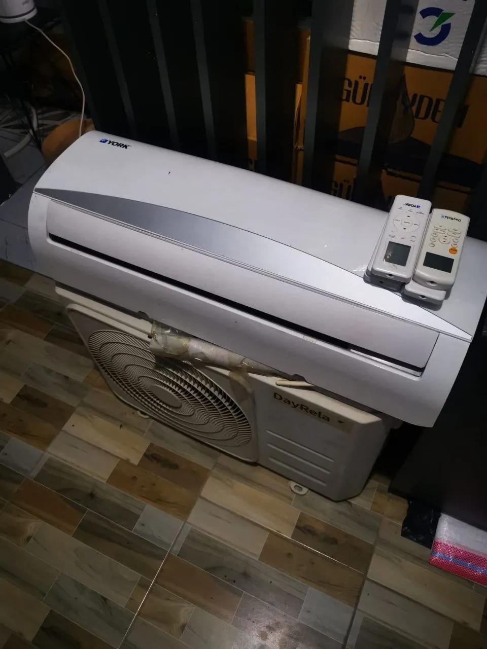 Инверторные кондиционеры York 12000 BTU