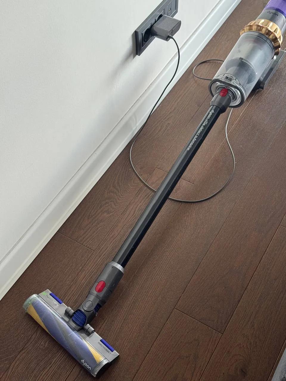 Пылесос Dyson V15S Submarine с насадками