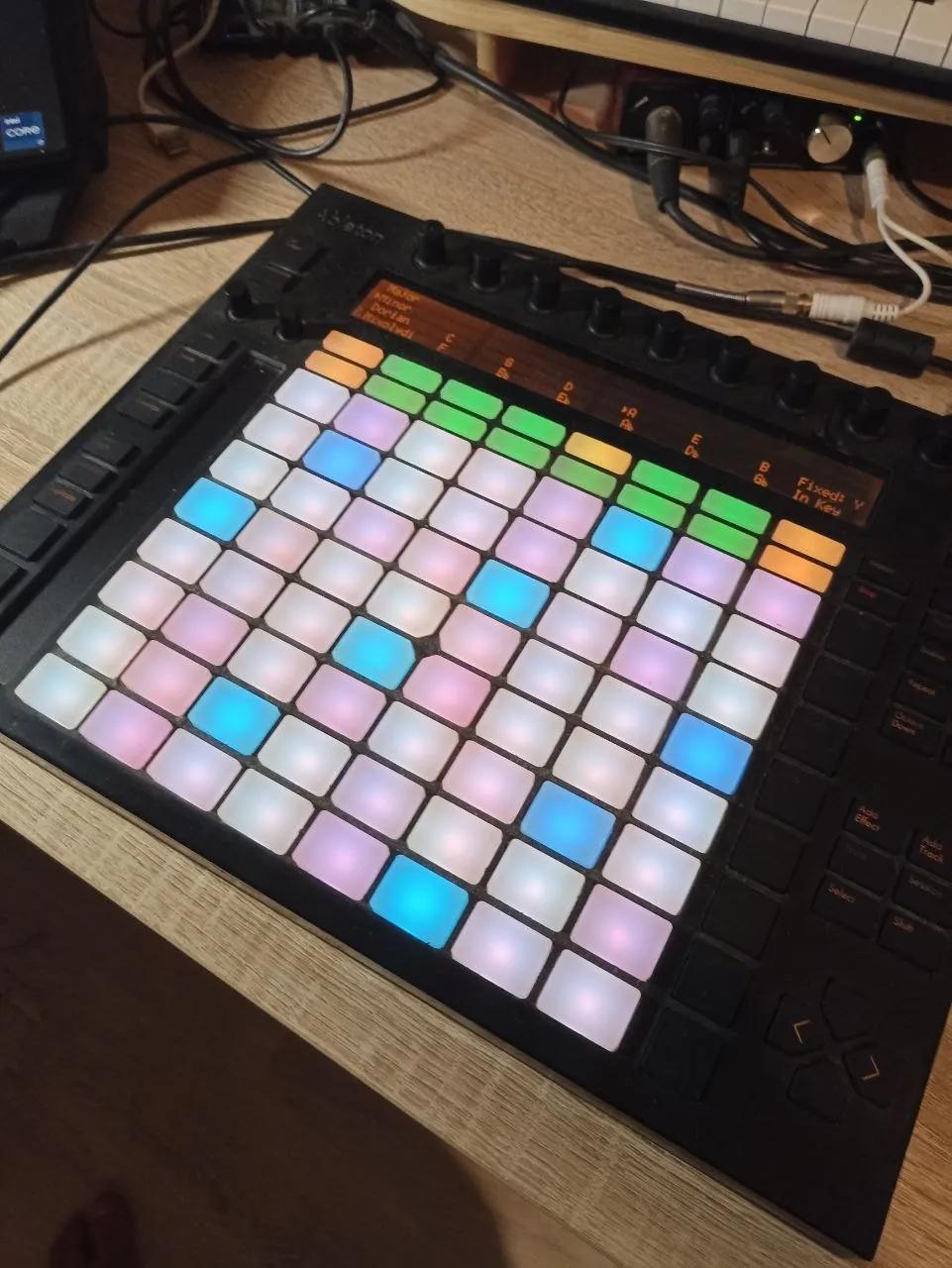 MIDI-контроллер Ableton Push 1 в Анталии