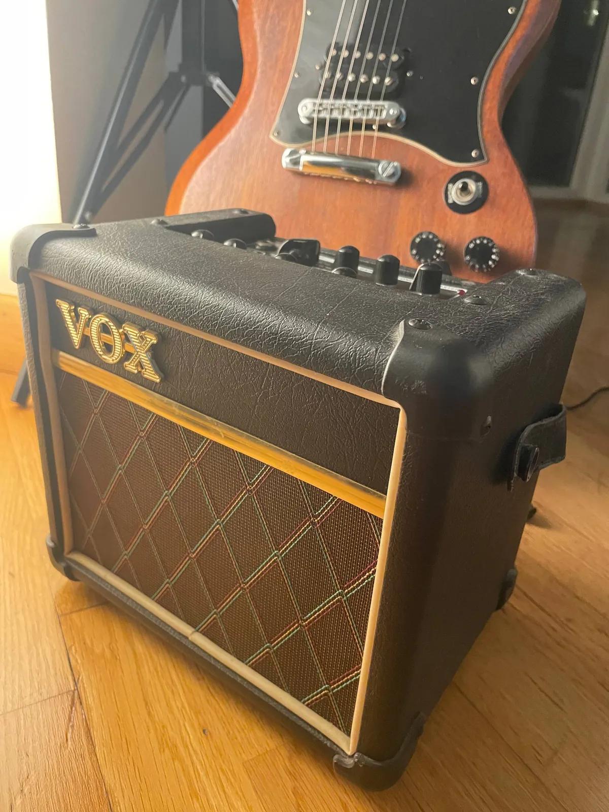 Гитарный комбоусилитель VOX