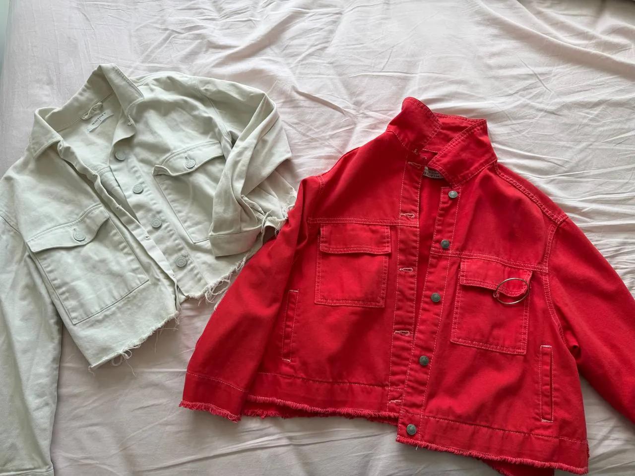 Женские джинсовки, костюм, платье и рубашка Zara