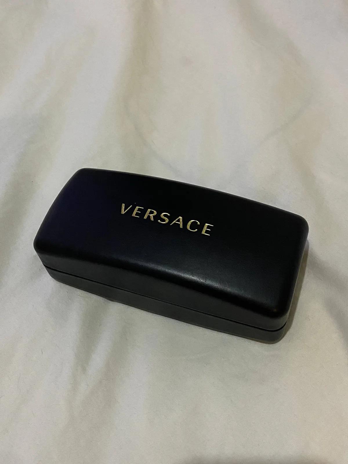 Солнцезащитные очки Versace, почти новые