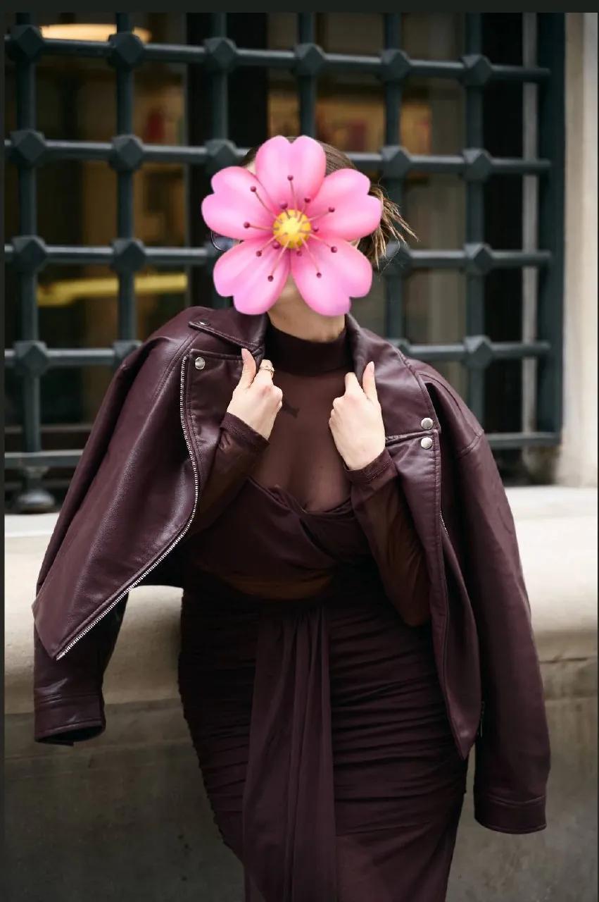 Кожаная куртка Zara размера S с дефектом молнии
