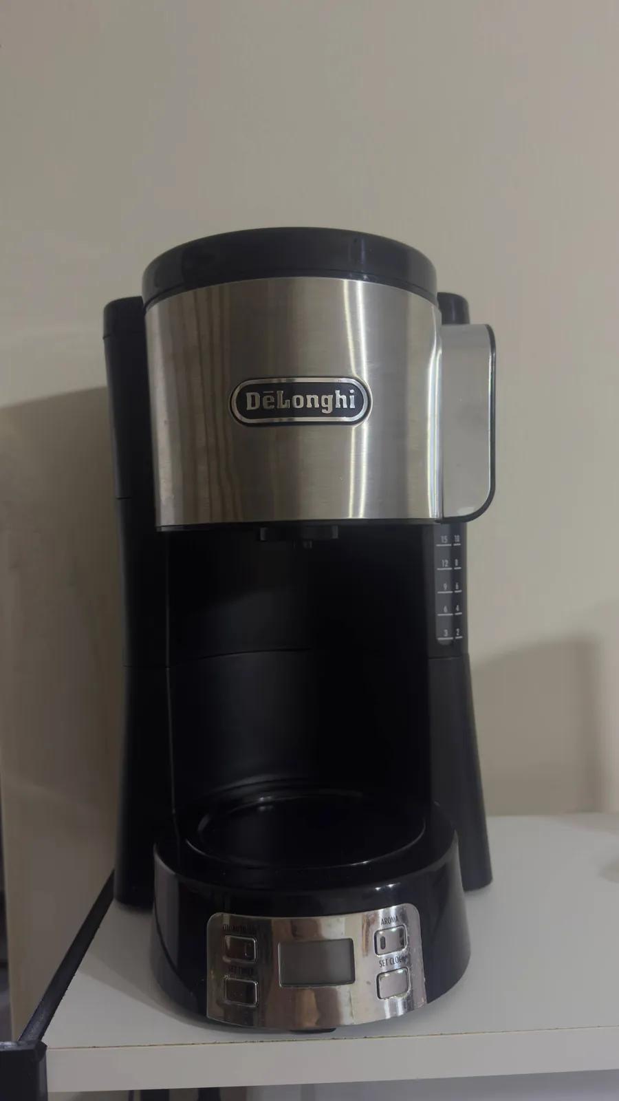 Кофеварка DeLonghi с подогревом чашек