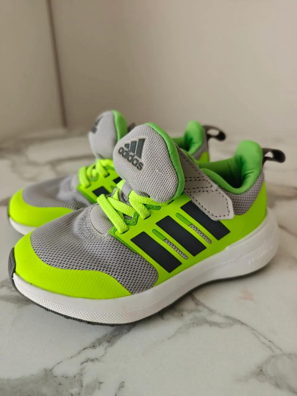 Детские кроссовки Adidas оригинал размер 28
