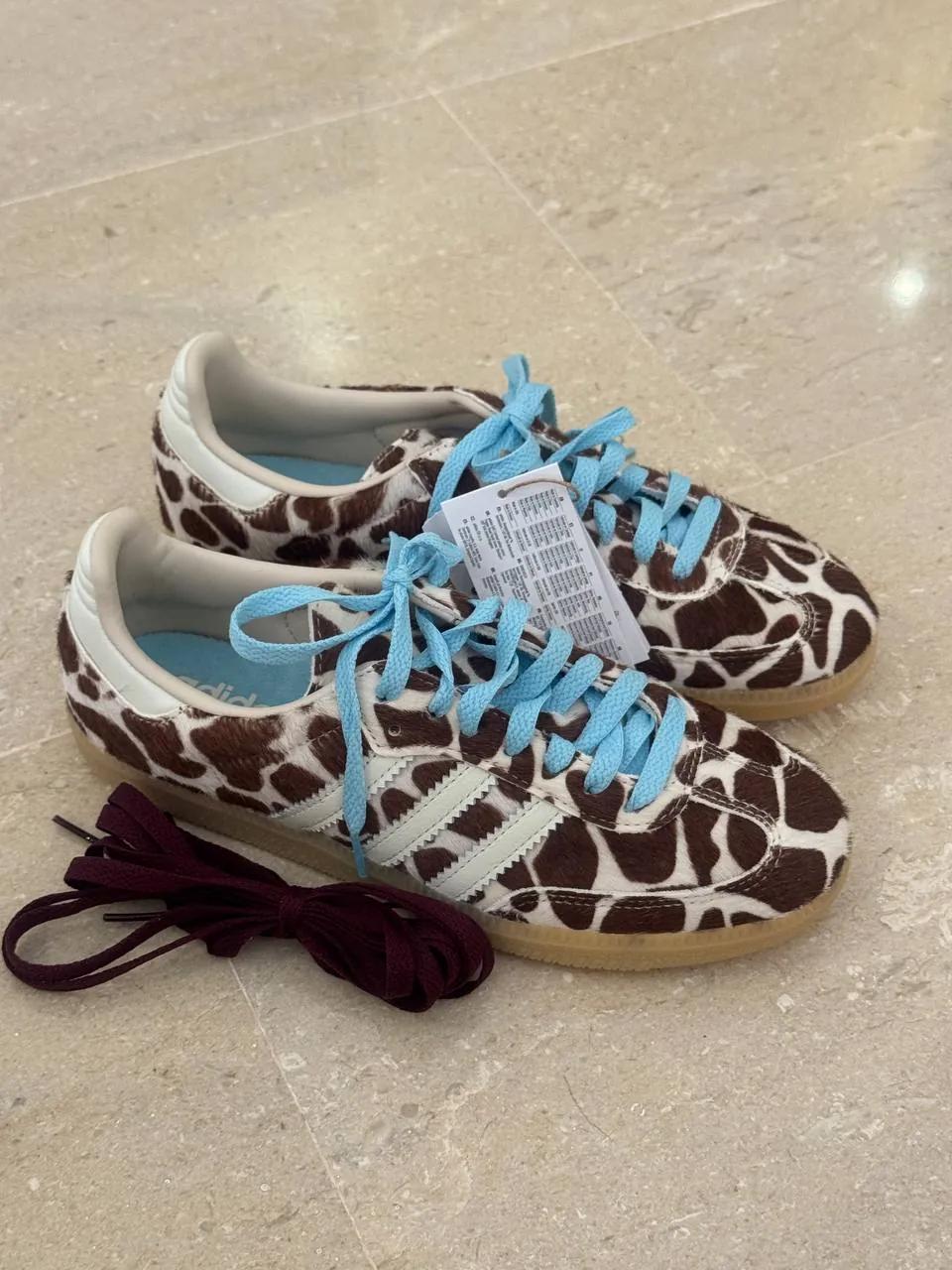 Оригинальные кроссовки Adidas 39 размера