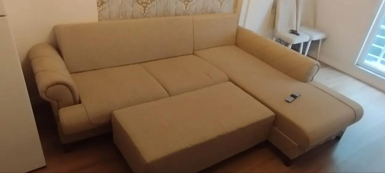 Диван 260х187 см в отличном состоянии в Эсеньюрте