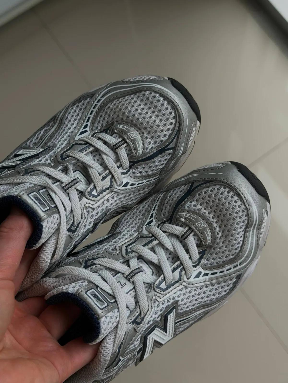 Детские кроссовки New Balance 740, размер 32,5