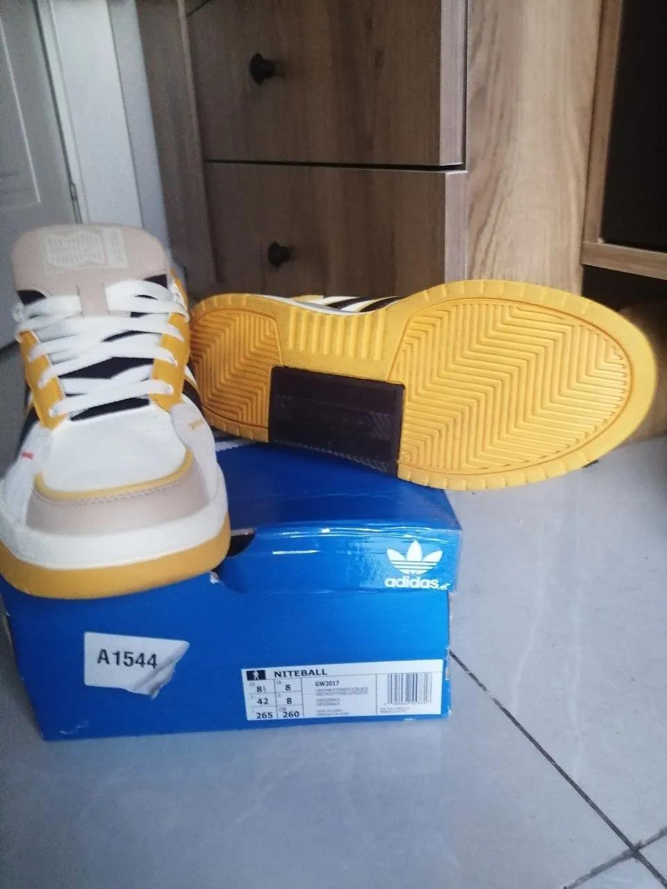 Кроссовки Adidas 100 dB размера 42
