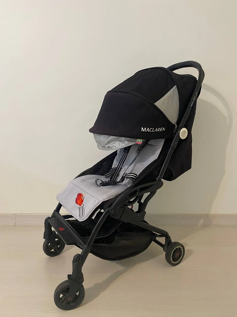Коляска Maclaren Atom с аксессуарами 1