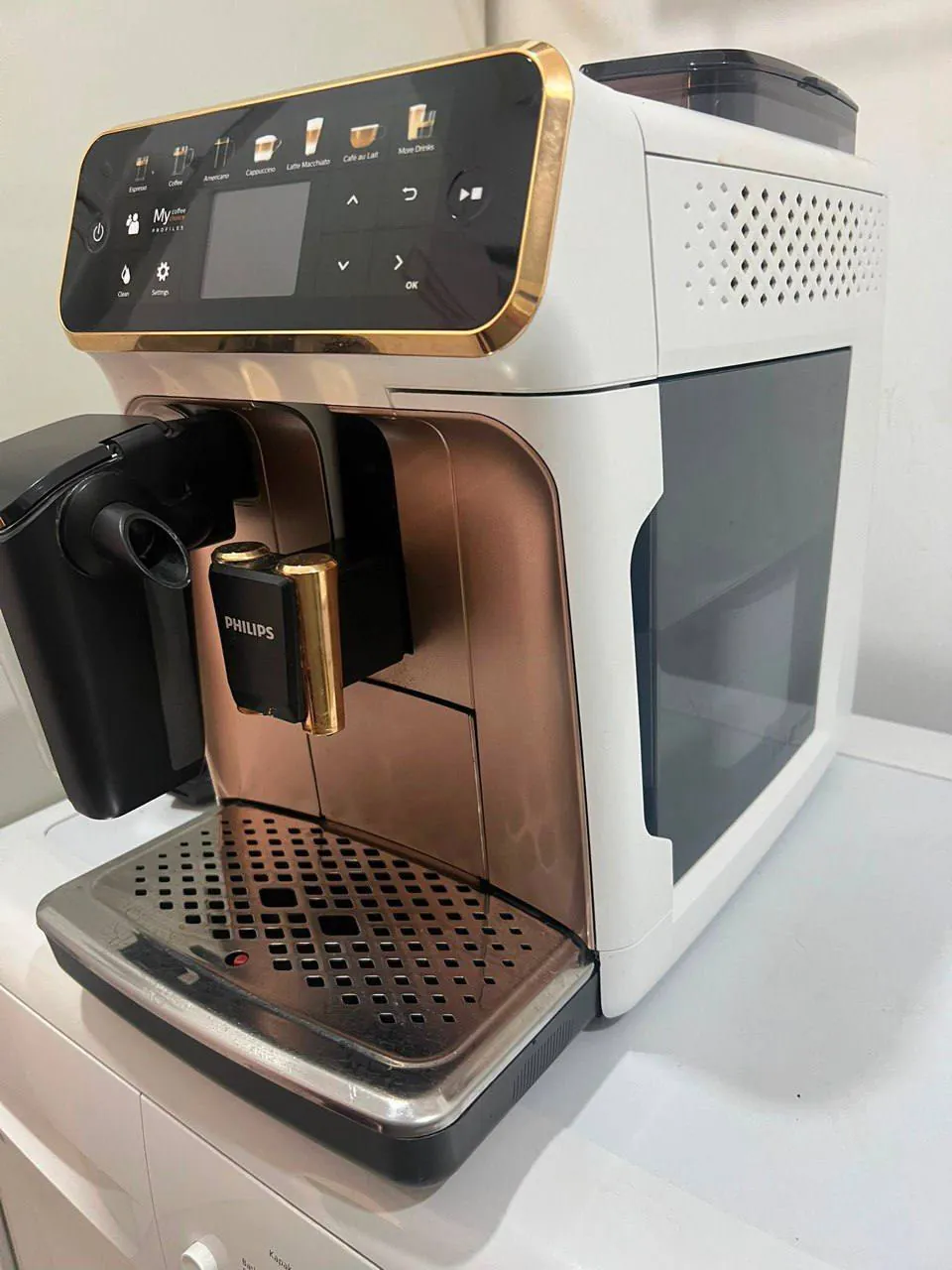 Автоматическая кофемашина Philips LatteGo EP5443 4