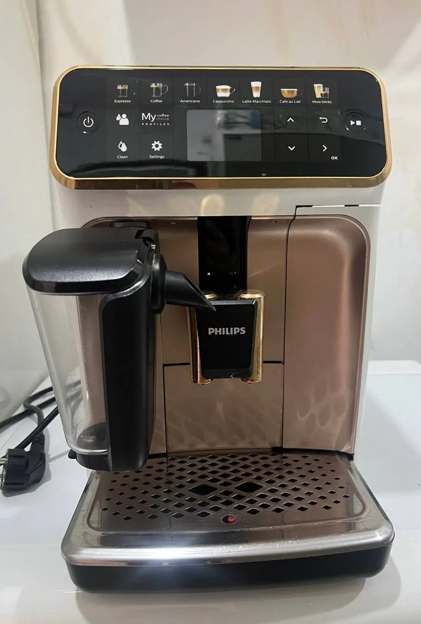 Автоматическая кофемашина Philips LatteGo EP5443 2