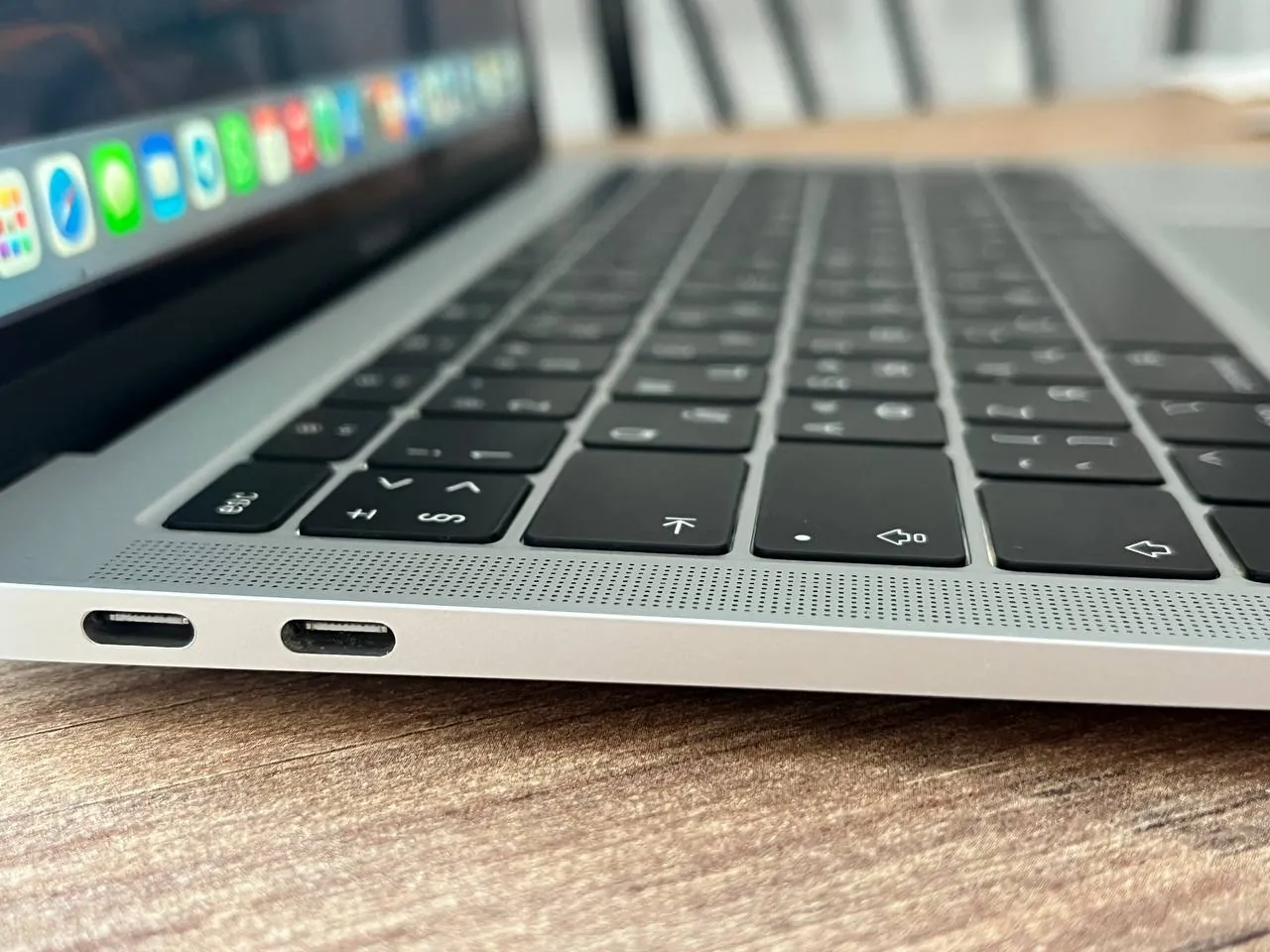 MacBook Air 13.3 2019 года, 8 ГБ, 128 ГБ 3