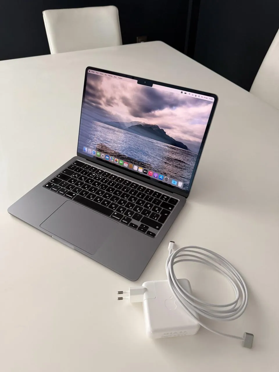 MacBook Air M2 2022, Space Gray 1