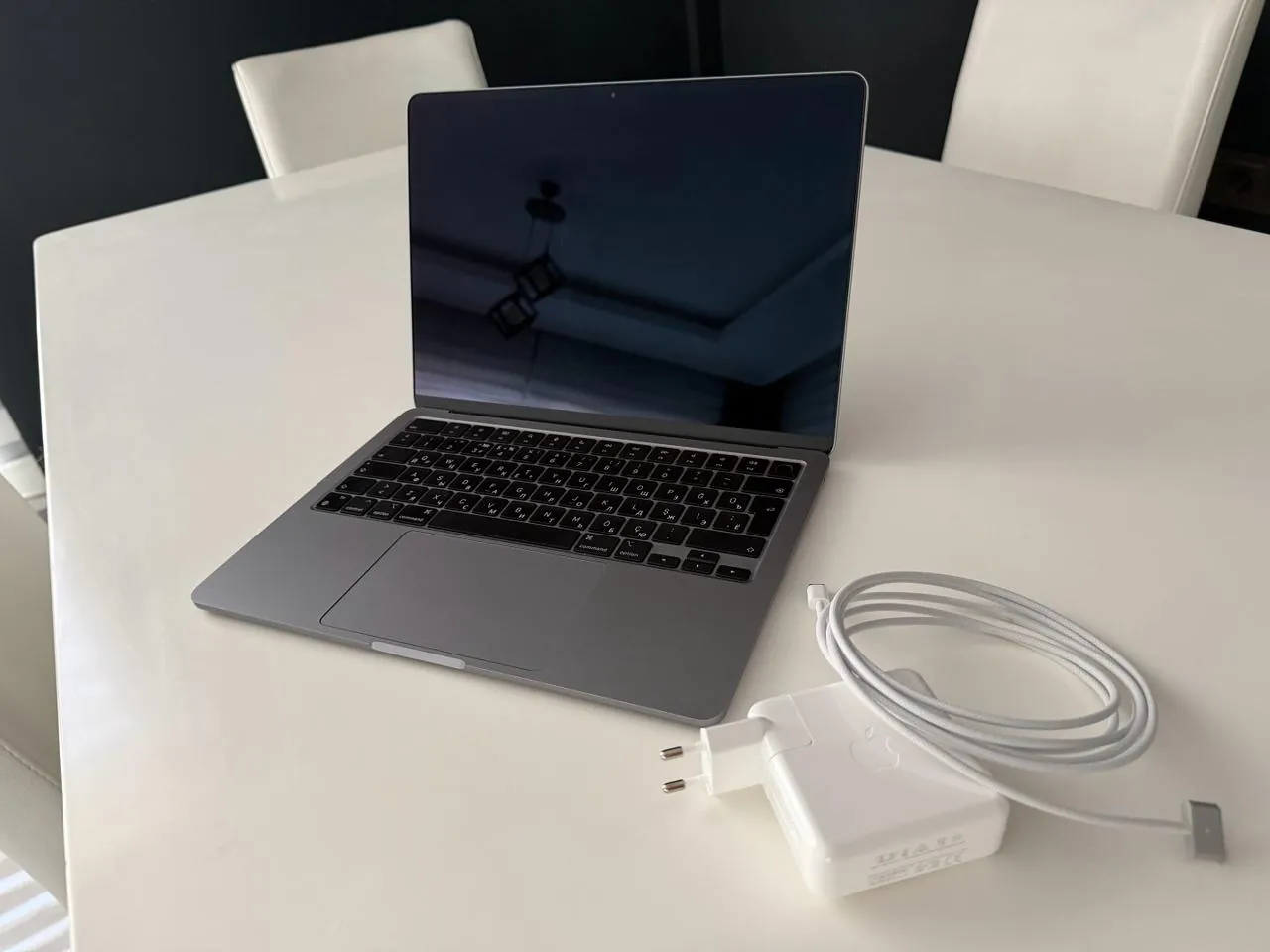 MacBook Air M2 2022, Space Gray 3